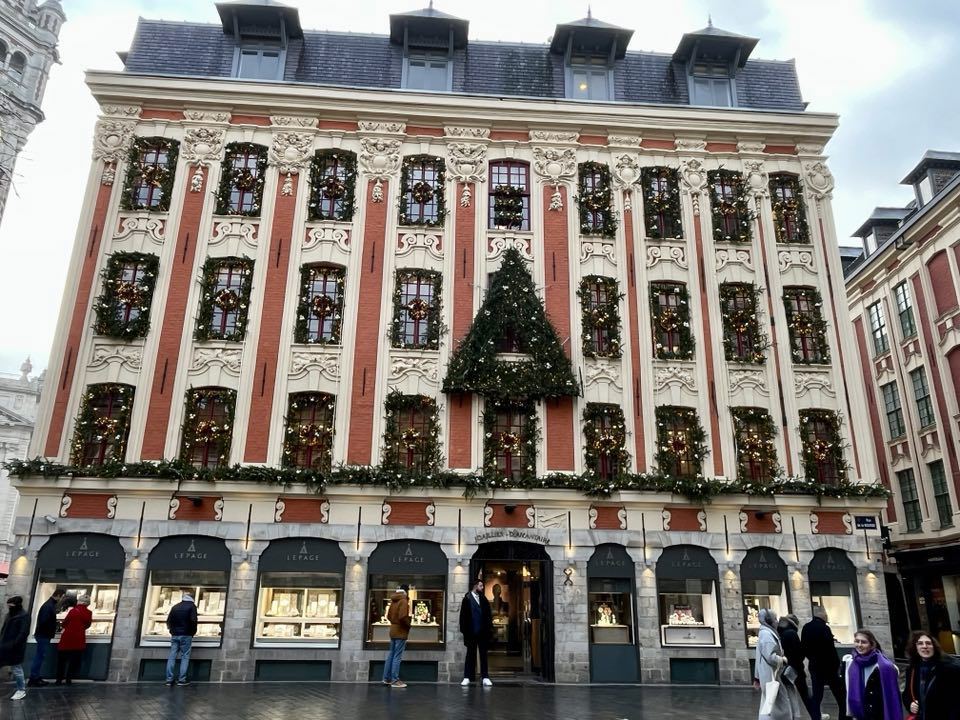 Heel wat Belgen trekken naar Kerstmarkt in Rijsel | Het Nieuws Vandaag
